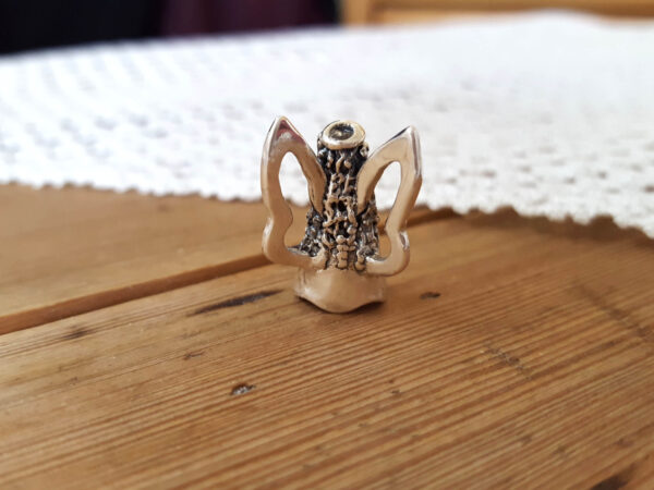 Ängel - bakifrån - handgjort silversmycke från Brokig silversmycken