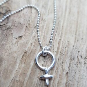 Kvinnosymbol - silverhalsband - silversmycke i äkta silver - från Brokig silversmycken