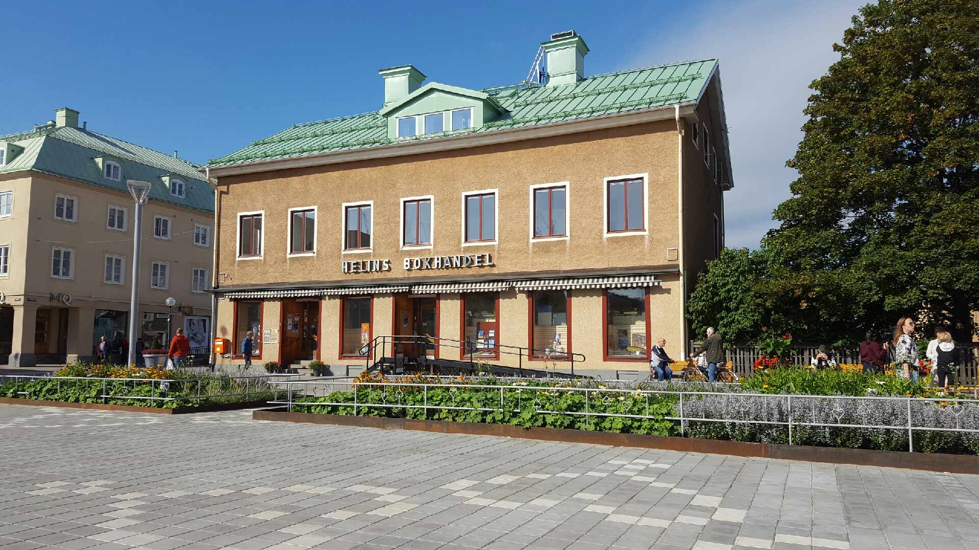 Helins-bokhandel Helins bokhandel - återförsäljare för Brokig silversmycken